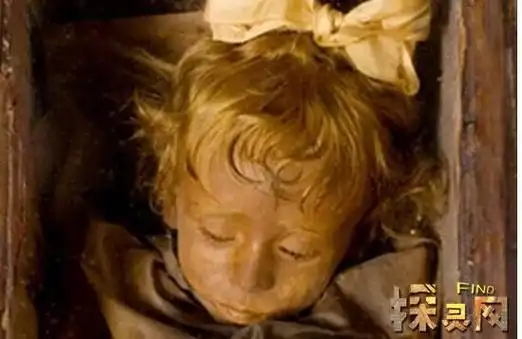 意大利的睡美人木乃伊小罗萨莉娅隆巴多100年微笑不变