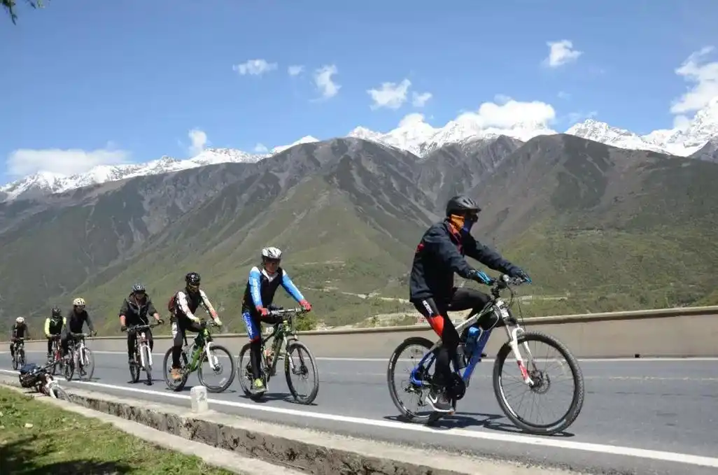 骑车部落轻骑318川藏线15天休闲体验骑行活动