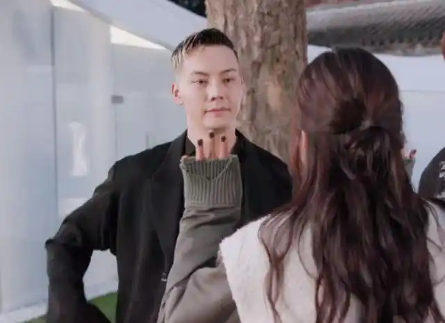 宋妍霏刚走欧阳娜娜就按捺不住公开叫陈伟霆特殊称号变绿茶