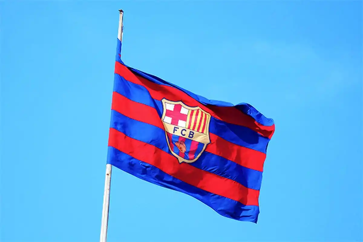 梅西是巴萨队徽的一部分,巴萨队徽也是梅西身体的一部分.