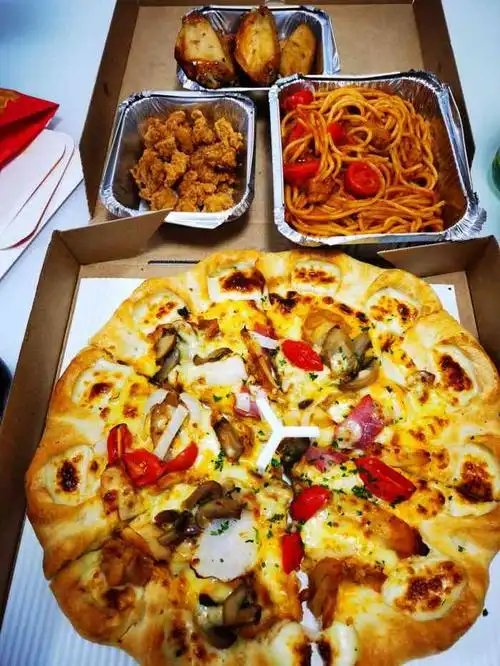 1必胜客外卖200-100蛮划算的.就是味道有点一般.