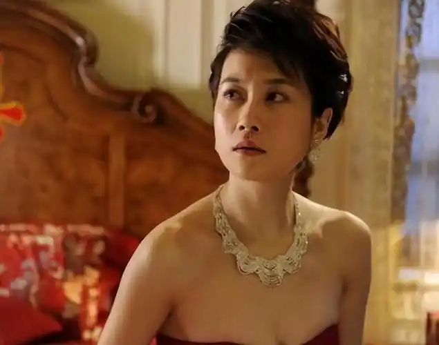 温峥嵘,一个在演艺圈中备受瞩目的女演员.