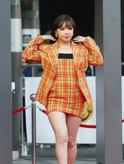 韩星朴春甩肉22斤,身高165曾胖到140斤,脸部变化令人唏嘘