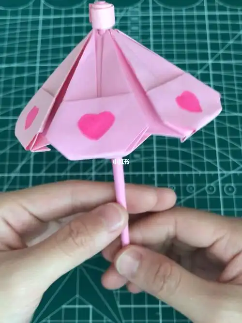 手工折纸雨伞