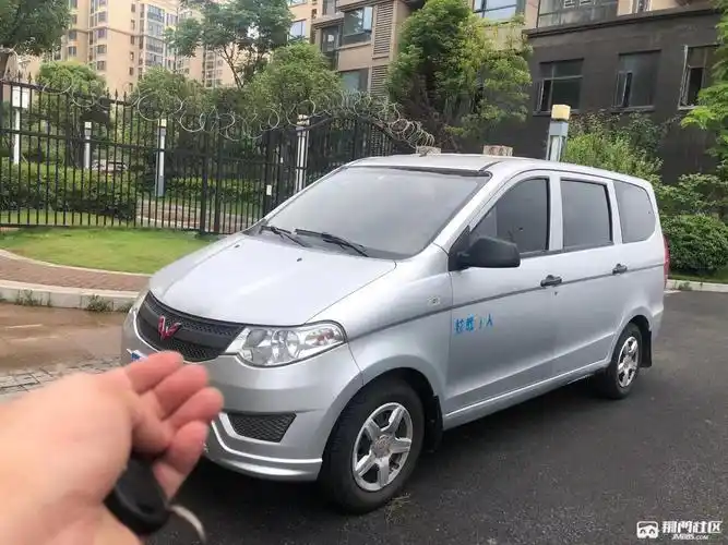 出售2万多五菱宏光s