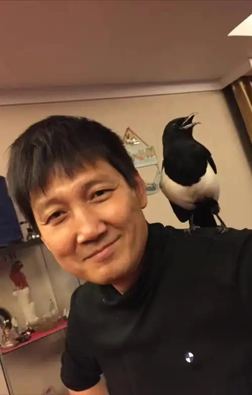 演员李崇霄年仅51岁离世,私人公众号内容曝光,多篇文章令人破防