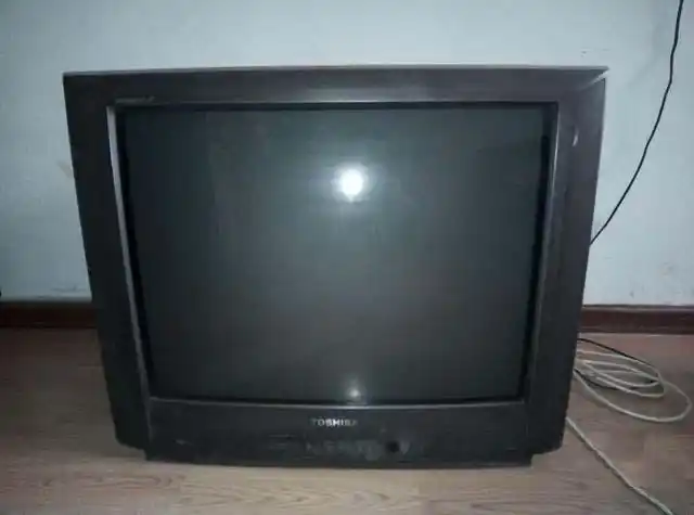 小结,这种电视场输出供电电路设计,为了提高电源使用效率,场输出集成