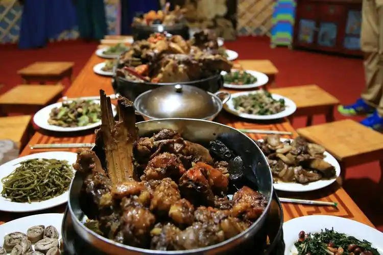 草原腹地的全羊宴——俺拍哒