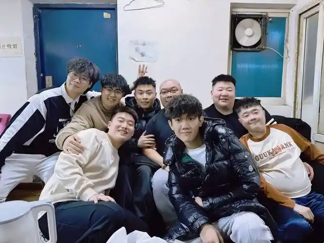 德云八队聚会照被晒,张九南请客,直呼不抠门,花了七万多