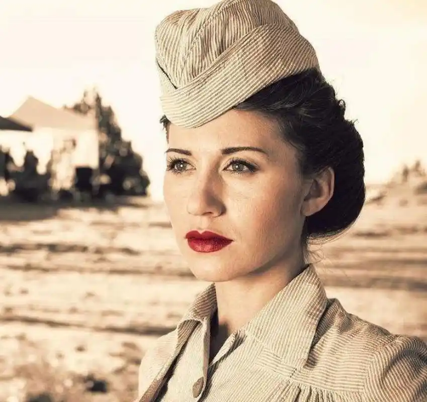 1941年,德国纳粹军队进攻苏联,一名苏联女兵不幸被俘,疯狂的纳粹士兵