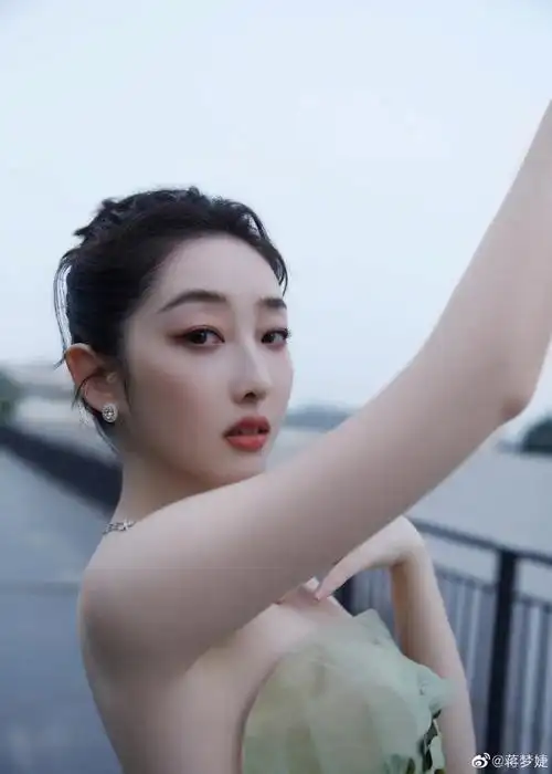 蒋梦婕白到发光##蒋梦婕气质