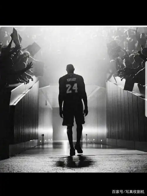 科比的黑白写真照来了!我哭着保存下来拿来做手机壁纸