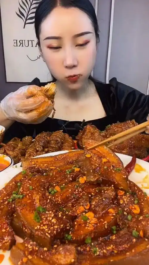 大口吃肉,保证你看了之后馋的流口水!