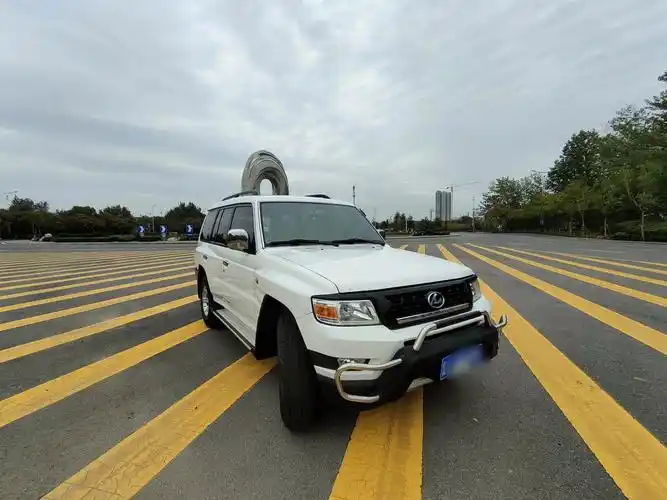 15猎豹q6四驱越野车