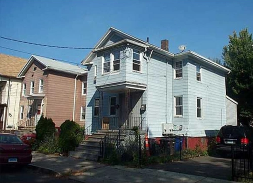 美国穷人家庭靠收房租生活 20年只去同一家餐厅