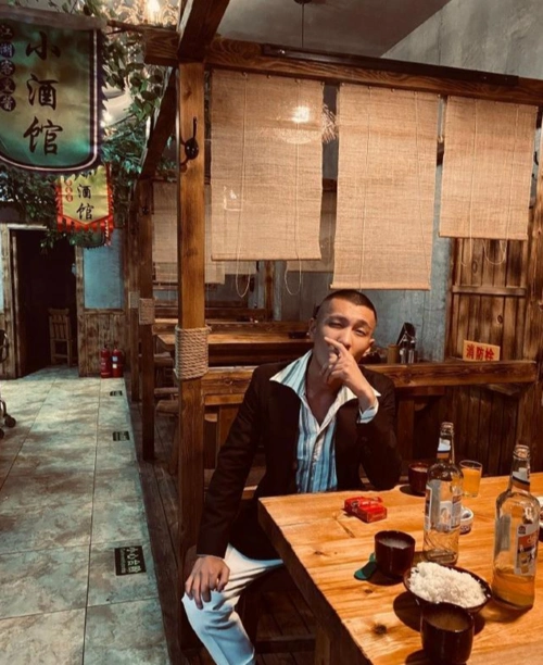 网红宏楠因钓鱼时不慎触电身亡从此再无五道口从此再无宏楠