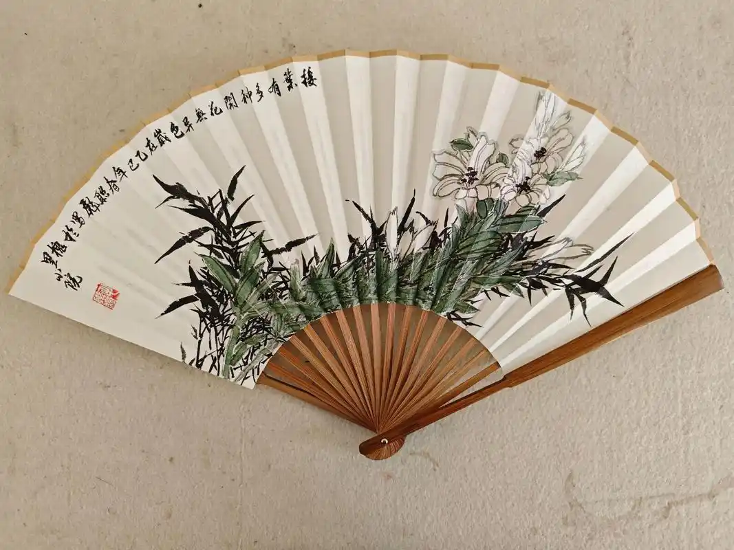 接叶有多种开花无异色.小写意花鸟画扇面#国画花鸟 #水墨人生