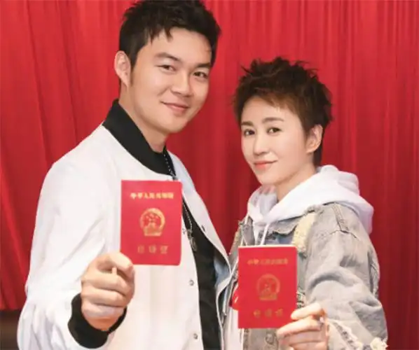 马丽的老公是谁马丽是北大的吗