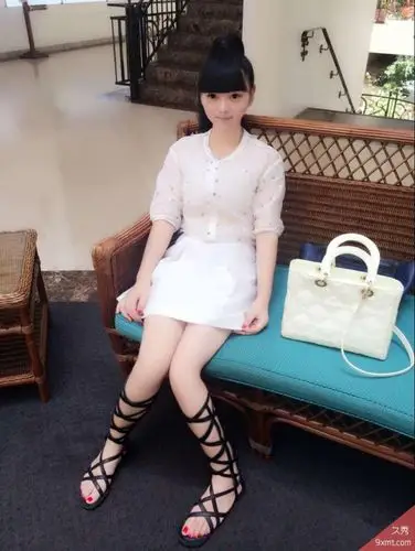 久秀模特甜甜,人比名甜