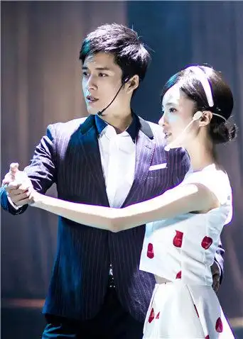 《重返20岁》曝片尾曲mv《当你老了》 韩东君胡冰卿救赎爱情引人.