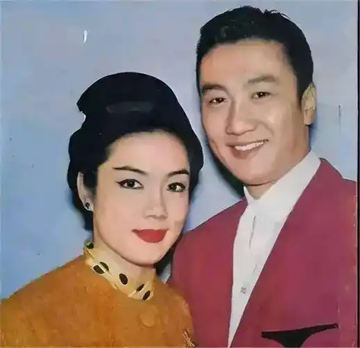 和大49岁谢贤相恋12年,用青春换2000万分手费,如今coco怎么样了_甄珍