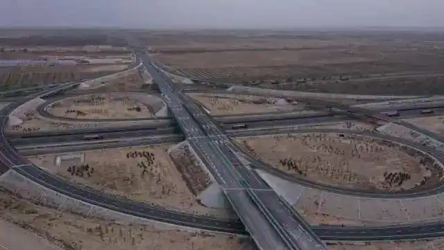 银川至百色公路宁东至甜水堡段工程是国家高速公路规划网中g69高速的