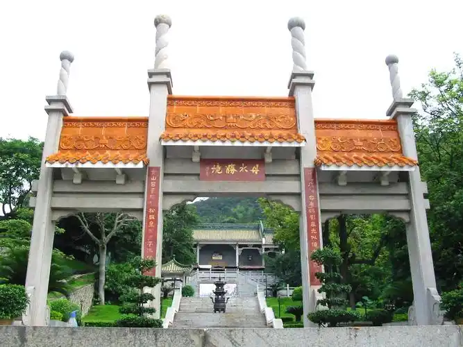 黄埔丹水坑风景区,是广州市新兴风景旅游区之一,位于广州市黄埔区南岗