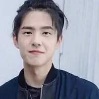 微信头像男生扎小辫子发型点击鼠标右键下载