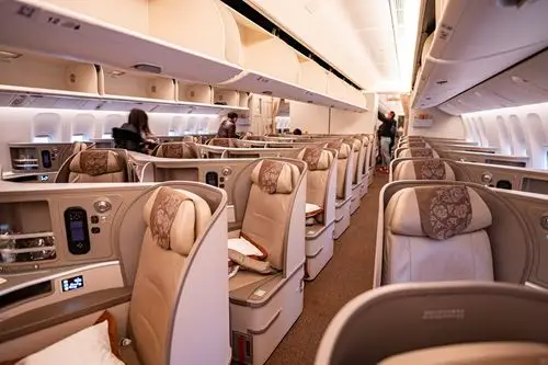 东航77w 反鱼骨,新引进的789和359就见不到了,反鱼骨的争议还是挺大的