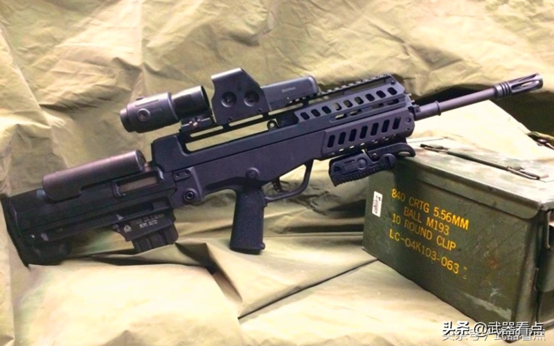 1/ 6 国产97式突击步枪是在95式突击步枪基础上改装研制,主要变化是