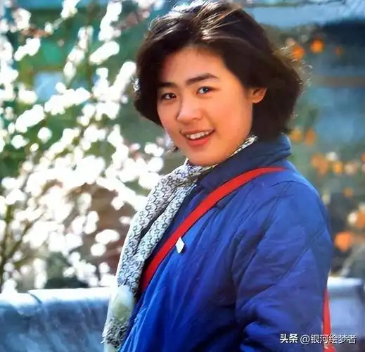 靠《牧马人》走红,嫁人后加入法国国籍,如今带儿子回国发展|丛珊|萧锋