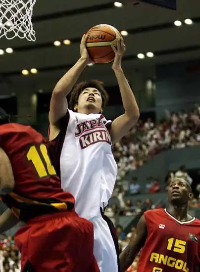 图文世锦赛日本6287安哥拉竹内公辅篮下进攻