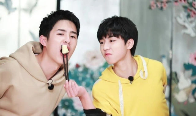 刘昊然生日王俊凯祝福玩梗简直不要太傲娇转型转到德云社了