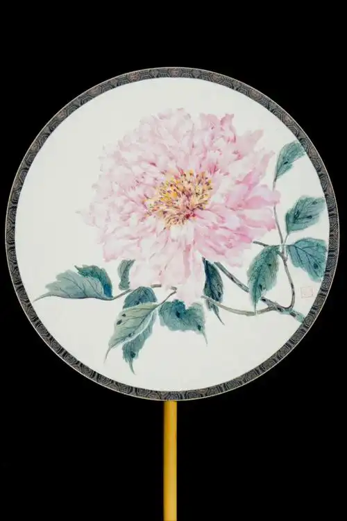 写意没骨牡丹,墨竹, 玉竹柄绢面团扇,双面, 扇面直径:21cm(约),柄长