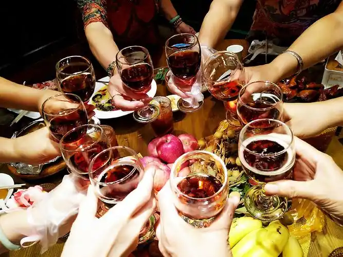 干杯,永恒的友谊.