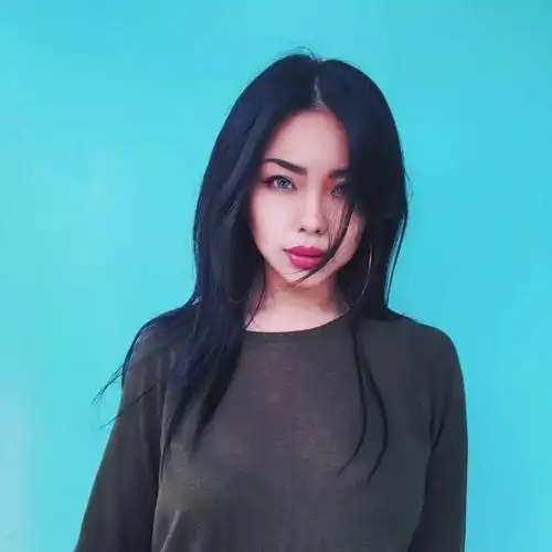 想像中国有嘻哈就得肥裤加大号女神vava做了个正确示范