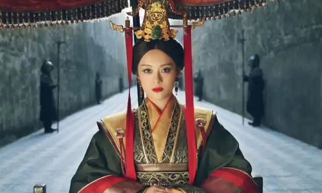 范冰冰:《建党伟业》 范冰冰饰演隆裕太后,范爷在《建党伟业》中虽