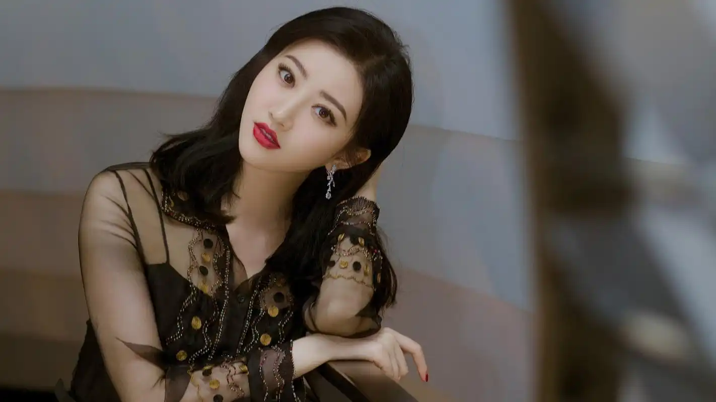 景甜明星风尚壁纸1