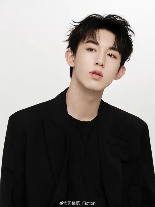 郭俊辰最新营业照咱就是说帅哥的颜值妥妥一个绝