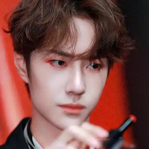 谁能驾驭王一博抹茶绿彩妆没有谁能消化这种元素只有他