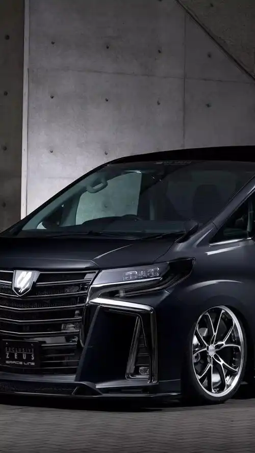 壁纸今天的主题是陆地头等舱埃尔法