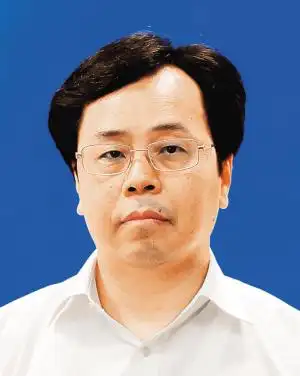 1963年6月生,无党派,广东省海丰县人,暨南大学经济学院计划统计专业