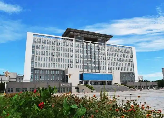 这里是沧州师范学院,期待与你"初见"._青春_商雅楠_梦想