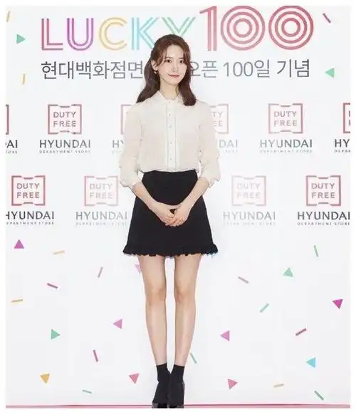 林允儿这些年的腿型变化对比图看出改善明显网友优秀又自律