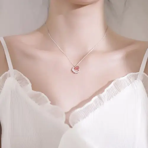 网红抖音闺蜜草莓锁骨项链女招桃花学生森系项链