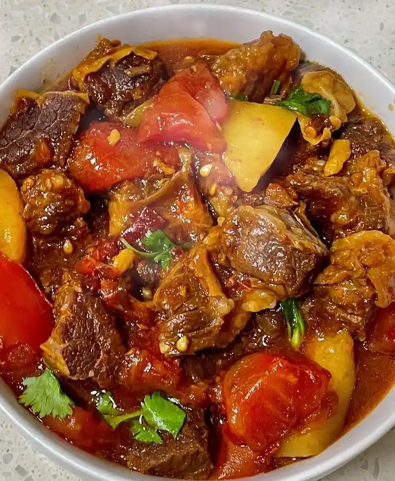 食材:牛腩1斤,土豆1个,番茄 - 抖音