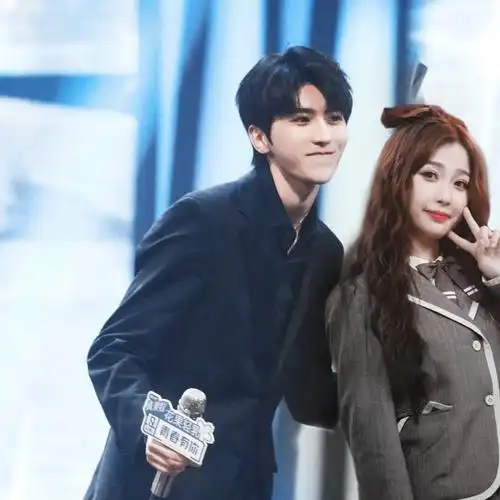 【虞书欣×蔡徐坤】超甜合照合集(伪)