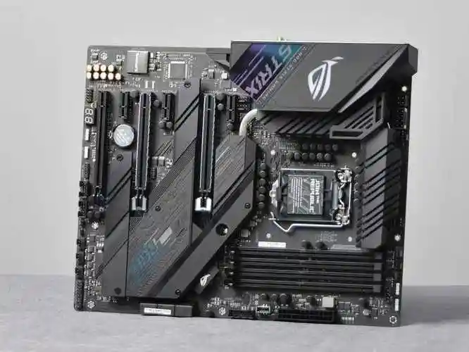 华硕电竞主板 华硕rog strix z490-e gaming评测