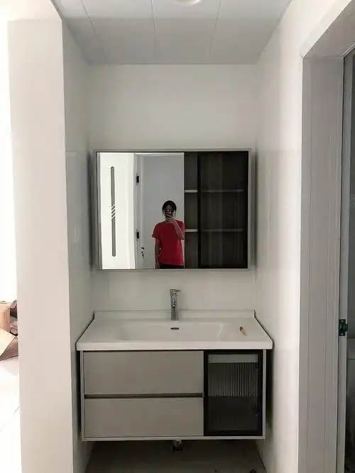 六百包安装带智能镜柜的浴室柜绝绝子好嘛