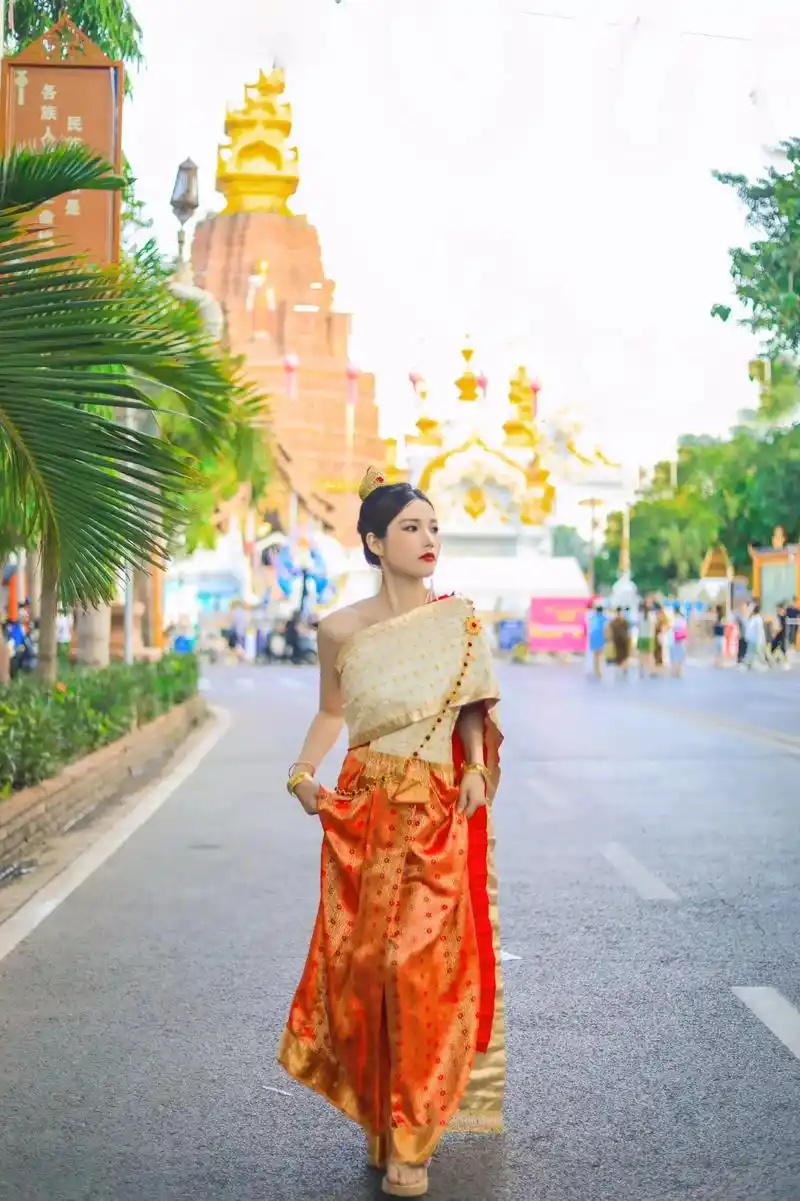 西双版纳写真|泰式公主.泰式服装,简直是华丽的代名词!无论是 - 抖音